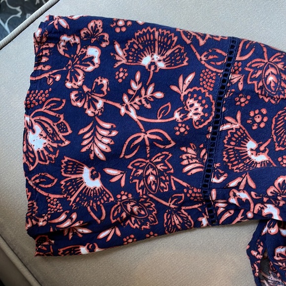 Flounce sleeve blouse - Picture 8 of 8